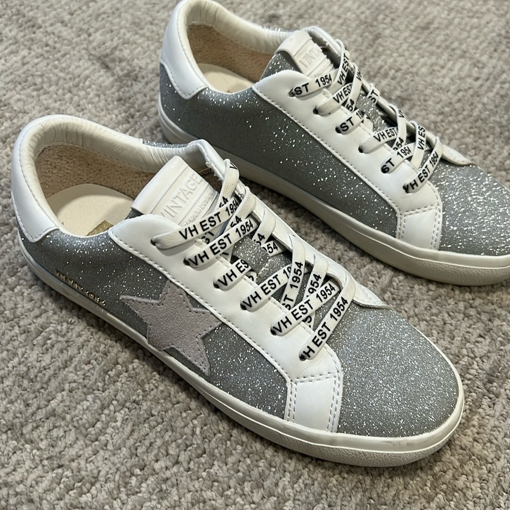 Vintage Havana sneakers!